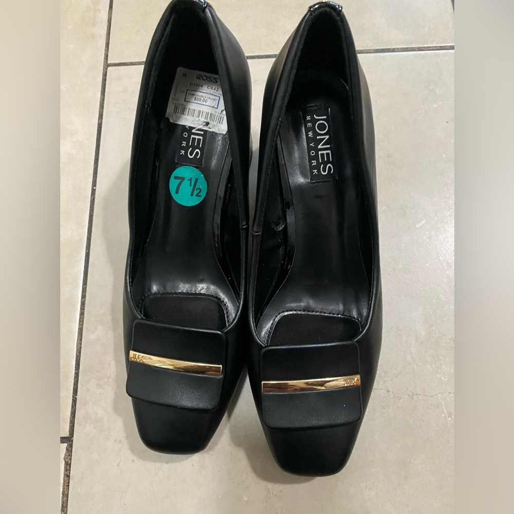 Jones New York Black Heels with Gold Accent Size 71/2